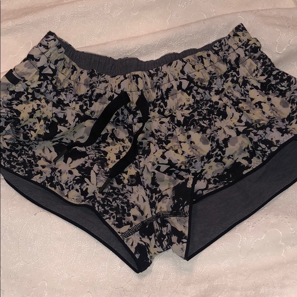 Grey and Floral Lululemon Short - Picture 3 of 4